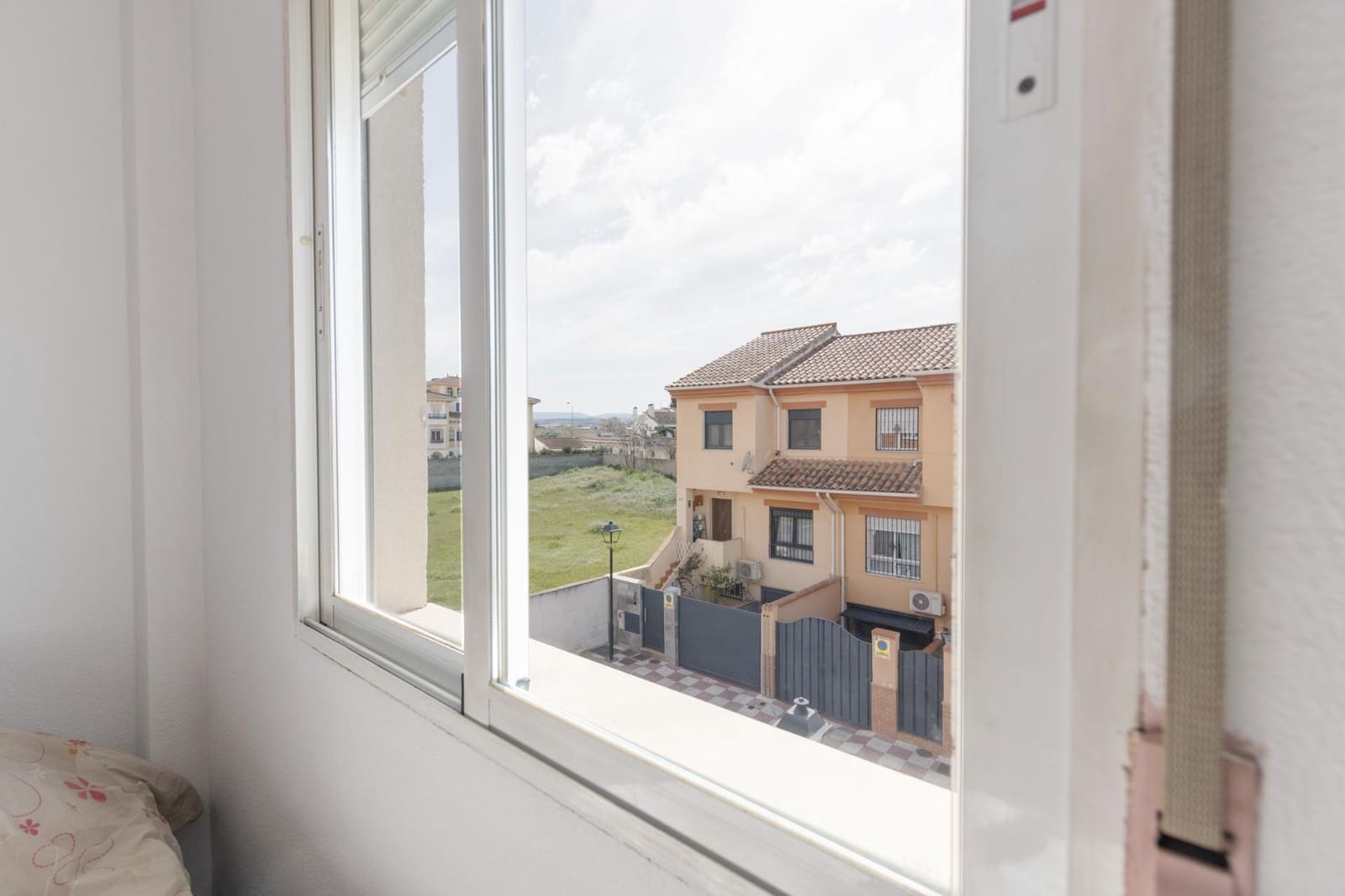 4 bedroom Villa for sale in Churriana de la Vega with garage - € 269,000 (Ref: 9690325)