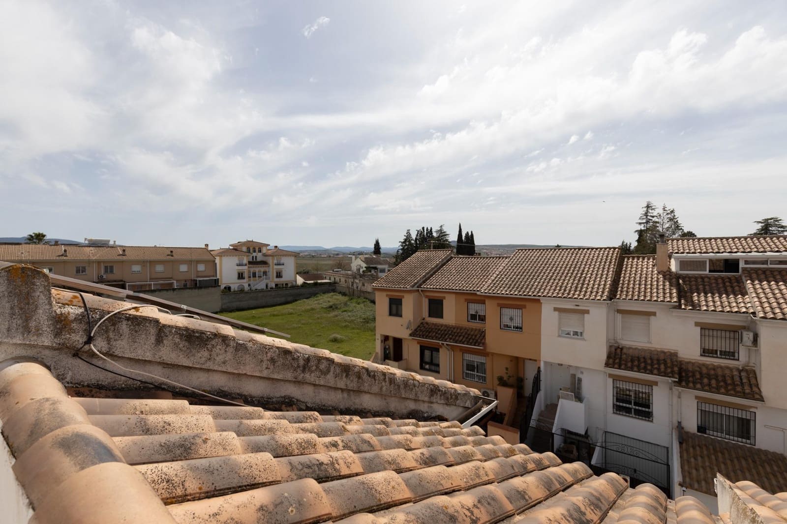 4 bedroom Villa for sale in Churriana de la Vega with garage - € 269,000 (Ref: 9690325)