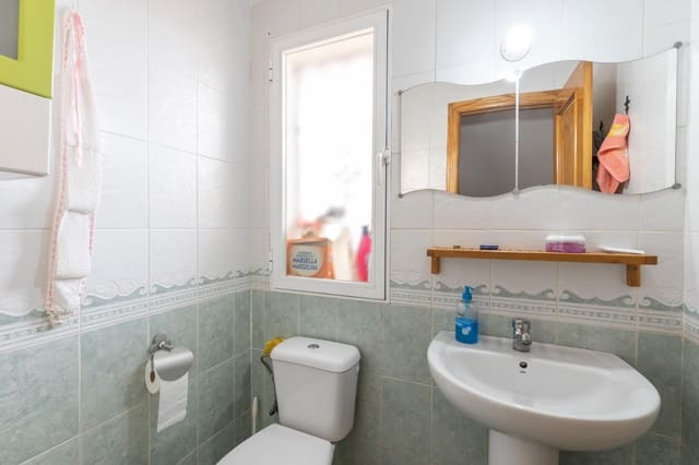 4 quarto Moradia para venda em Churriana de la Vega com garagem - 269 000 € (Ref: 9690325)