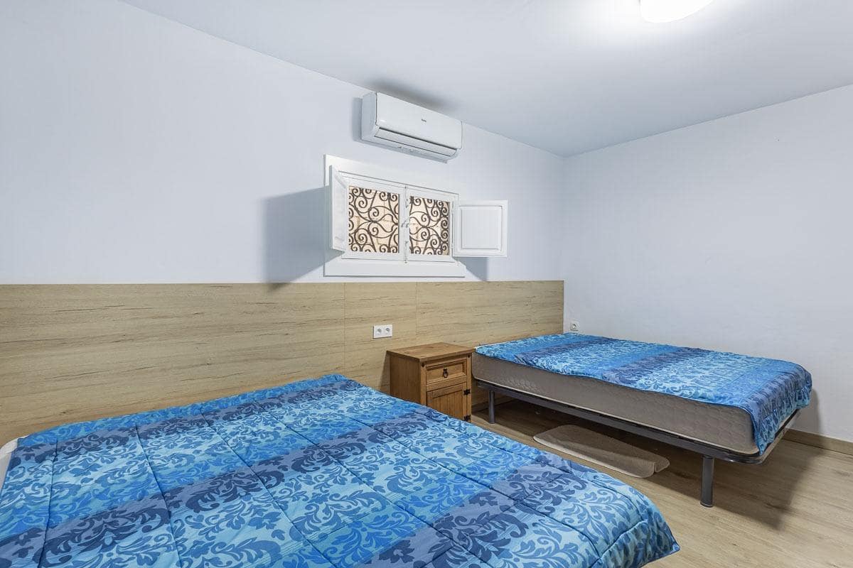 4 bedroom Finca/Country House for sale in Los Guajares with pool - € 299,900 (Ref: 9698129)