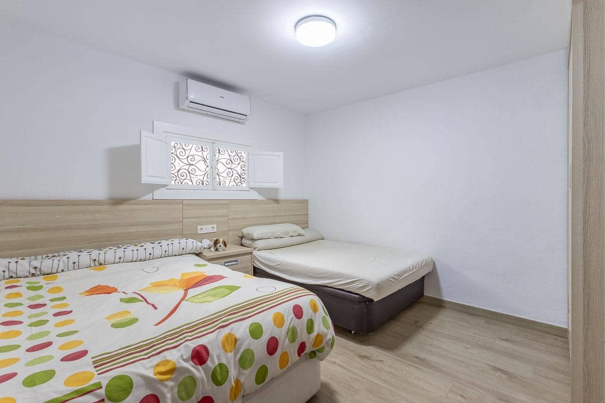 4 bedroom Finca/Country House for sale in Los Guajares with pool - € 299,900 (Ref: 9698129)