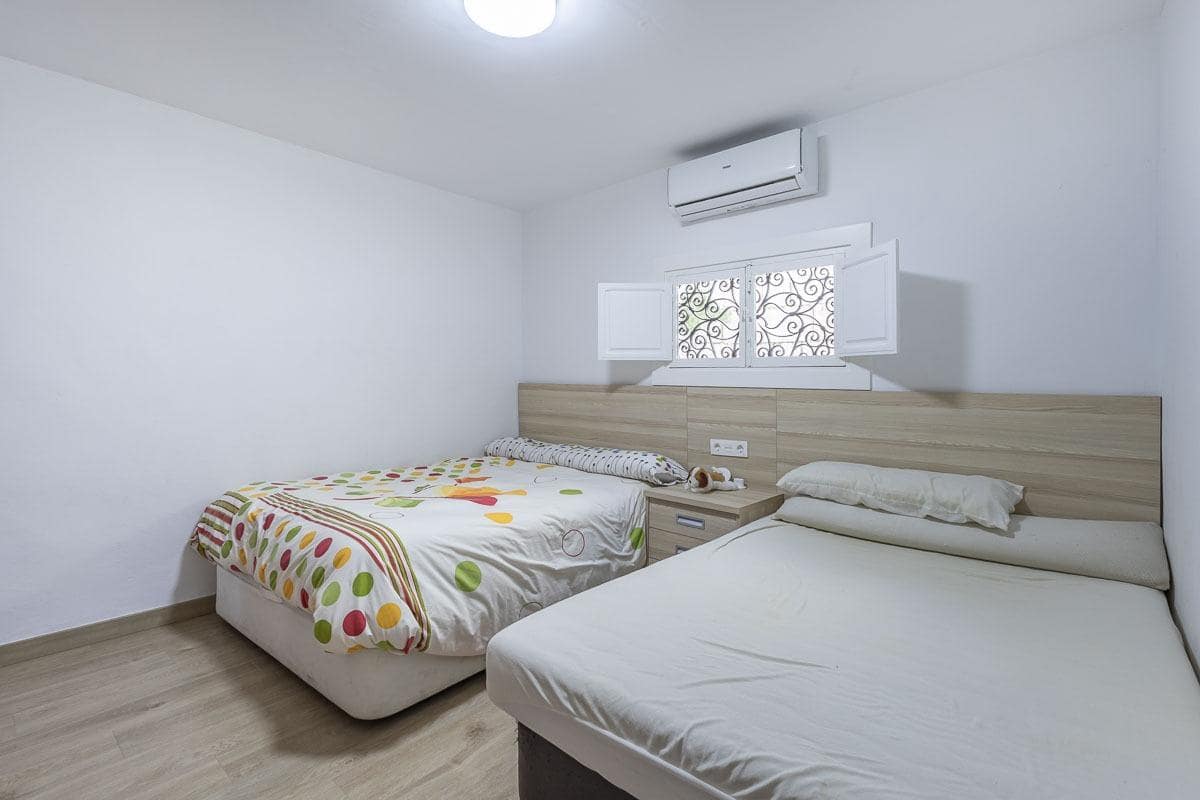 4 bedroom Finca/Country House for sale in Los Guajares with pool - € 299,900 (Ref: 9698129)