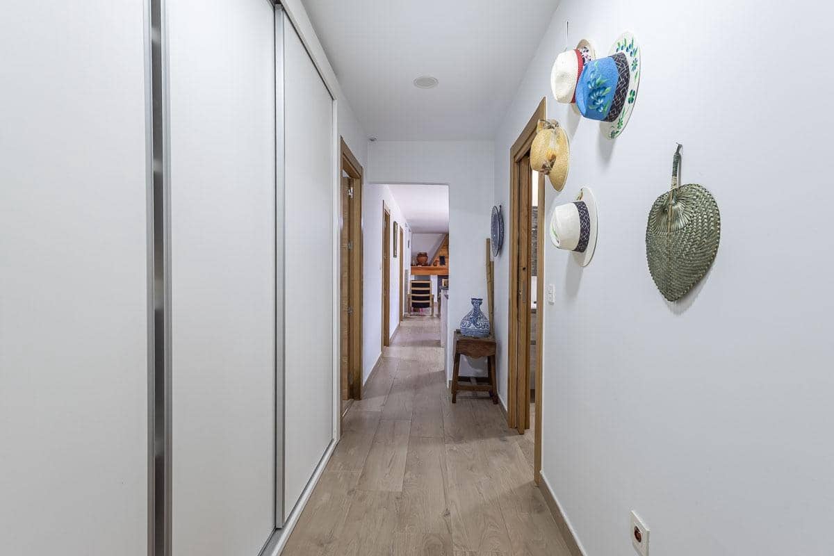 4 bedroom Finca/Country House for sale in Los Guajares with pool - € 299,900 (Ref: 9698129)