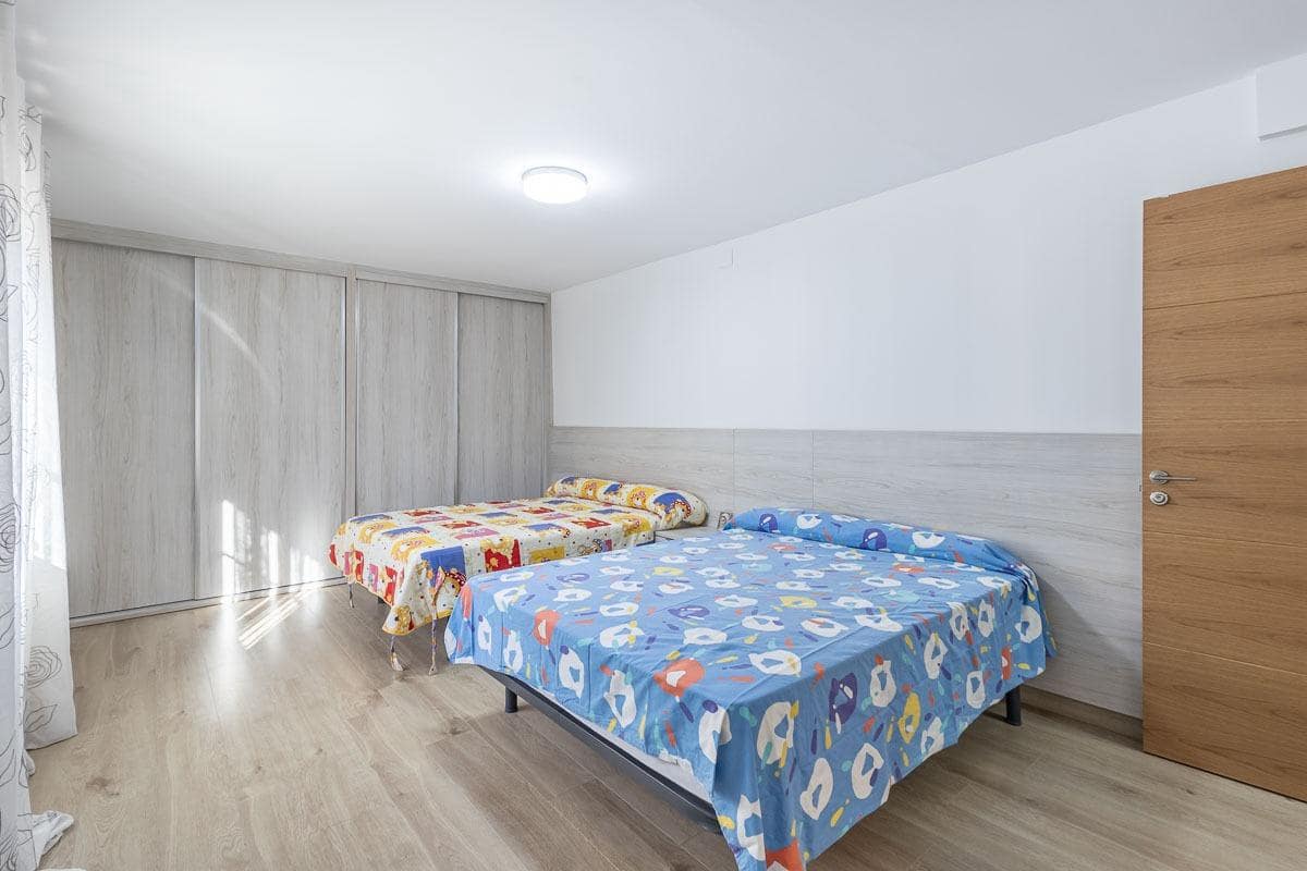 4 bedroom Finca/Country House for sale in Los Guajares with pool - € 299,900 (Ref: 9698129)