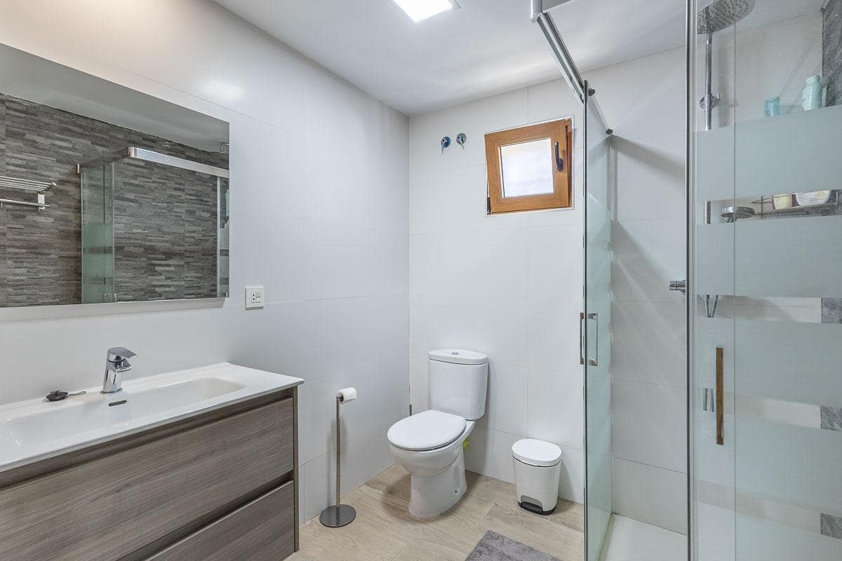 4 bedroom Finca/Country House for sale in Los Guajares with pool - € 299,900 (Ref: 9698129)