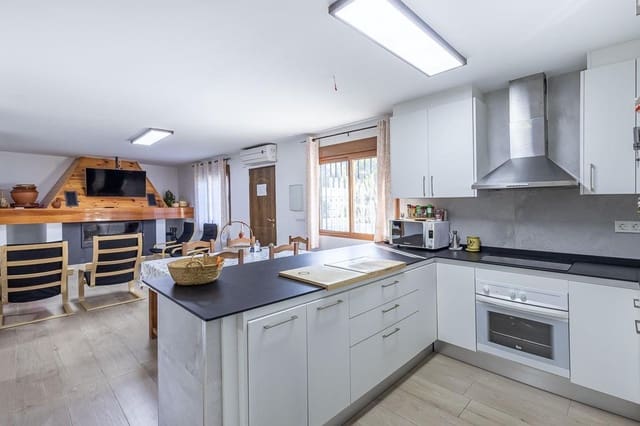 4 camera da letto Finca/Casa di Campagna in vendita in Los Guajares con piscina - 299.900 € (Rif: 9698129)