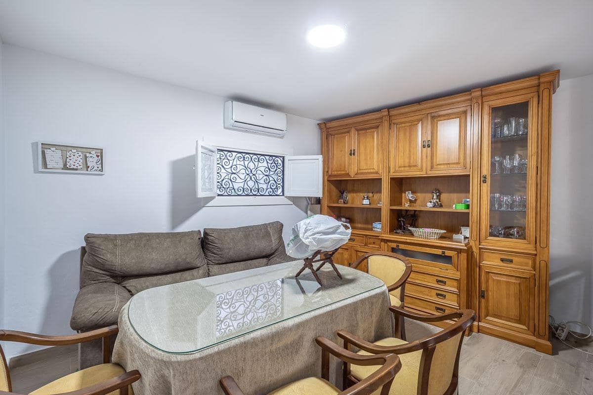 4 bedroom Finca/Country House for sale in Los Guajares with pool - € 299,900 (Ref: 9698129)