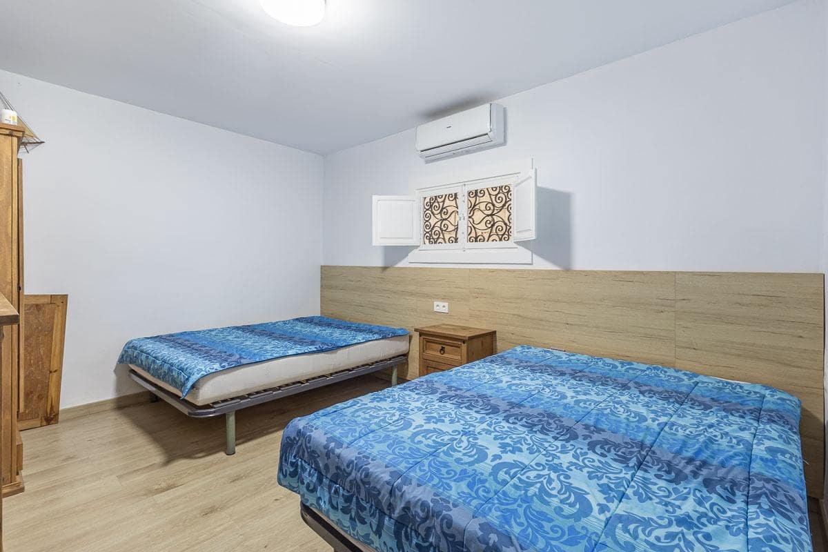 4 bedroom Finca/Country House for sale in Los Guajares with pool - € 299,900 (Ref: 9698129)