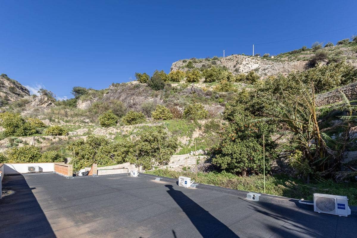 4 bedroom Finca/Country House for sale in Los Guajares with pool - € 299,900 (Ref: 9698129)