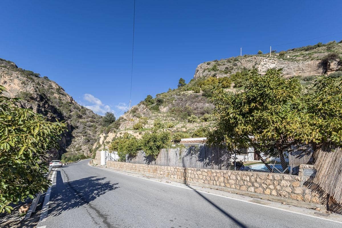 4 bedroom Finca/Country House for sale in Los Guajares with pool - € 299,900 (Ref: 9698129)