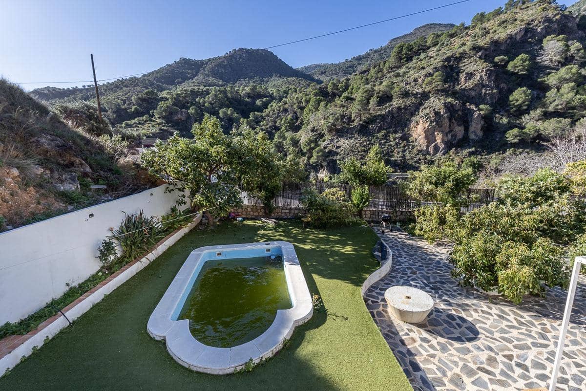 4 bedroom Finca/Country House for sale in Los Guajares with pool - € 299,900 (Ref: 9698129)