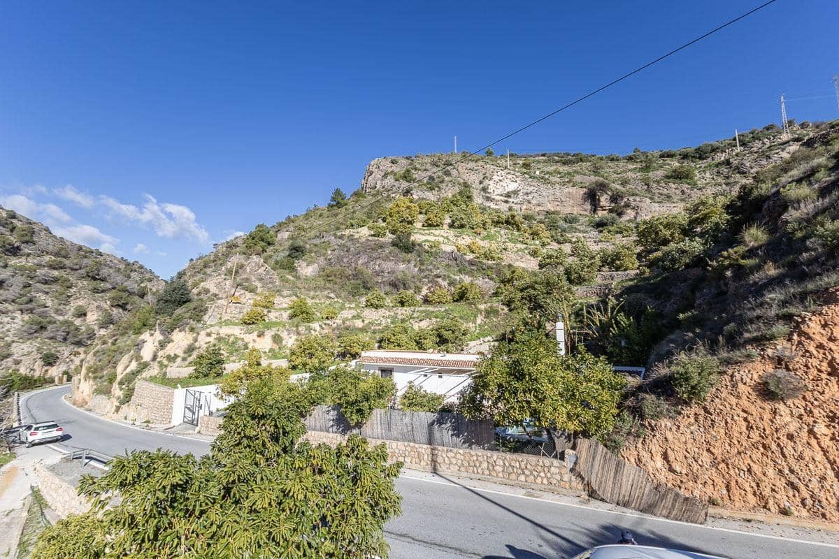 4 bedroom Finca/Country House for sale in Los Guajares with pool - € 299,900 (Ref: 9698129)