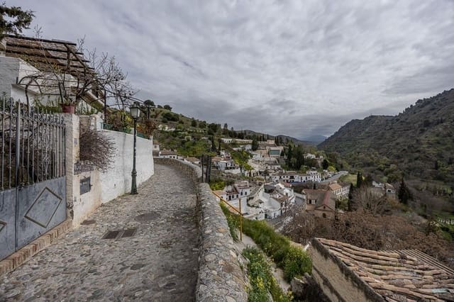 Undeveloped Land for sale in Granada city - € 230,000 (Ref: 9721734)