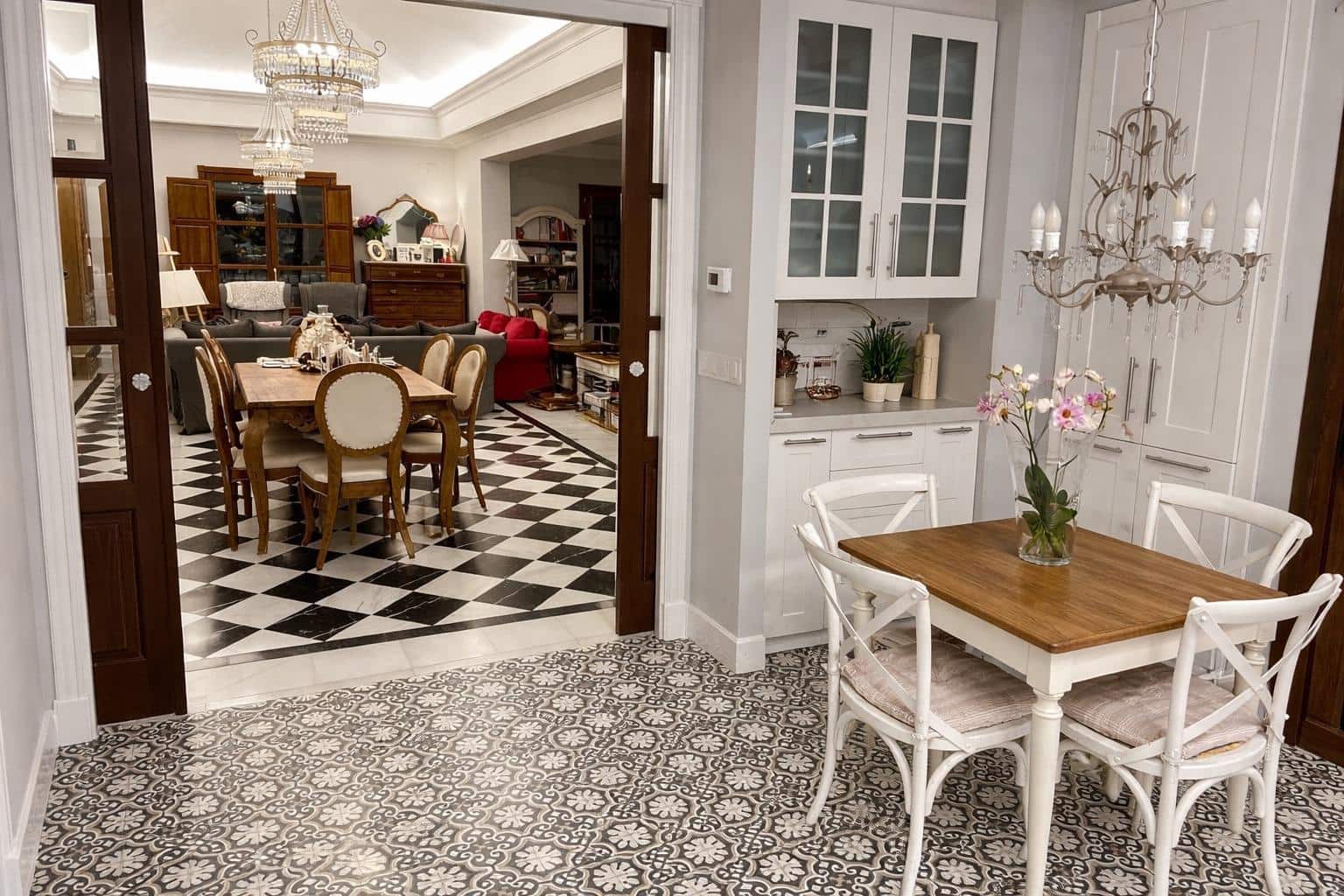 7 sypialnia Willa na sprzedaż w Otura z basenem garażem - 1 295 000 € (Ref: 9813250)