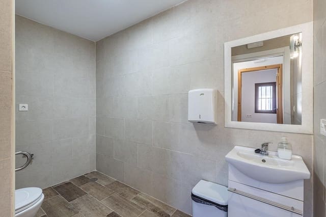 7 chambre Local Commercial à vendre à Arenas del Rey avec piscine - 380 000 € (Ref: 9820307)