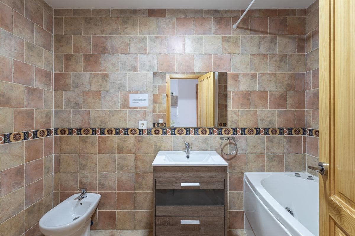 7 chambre Local Commercial à vendre à Arenas del Rey avec piscine - 380 000 € (Ref: 9820307)