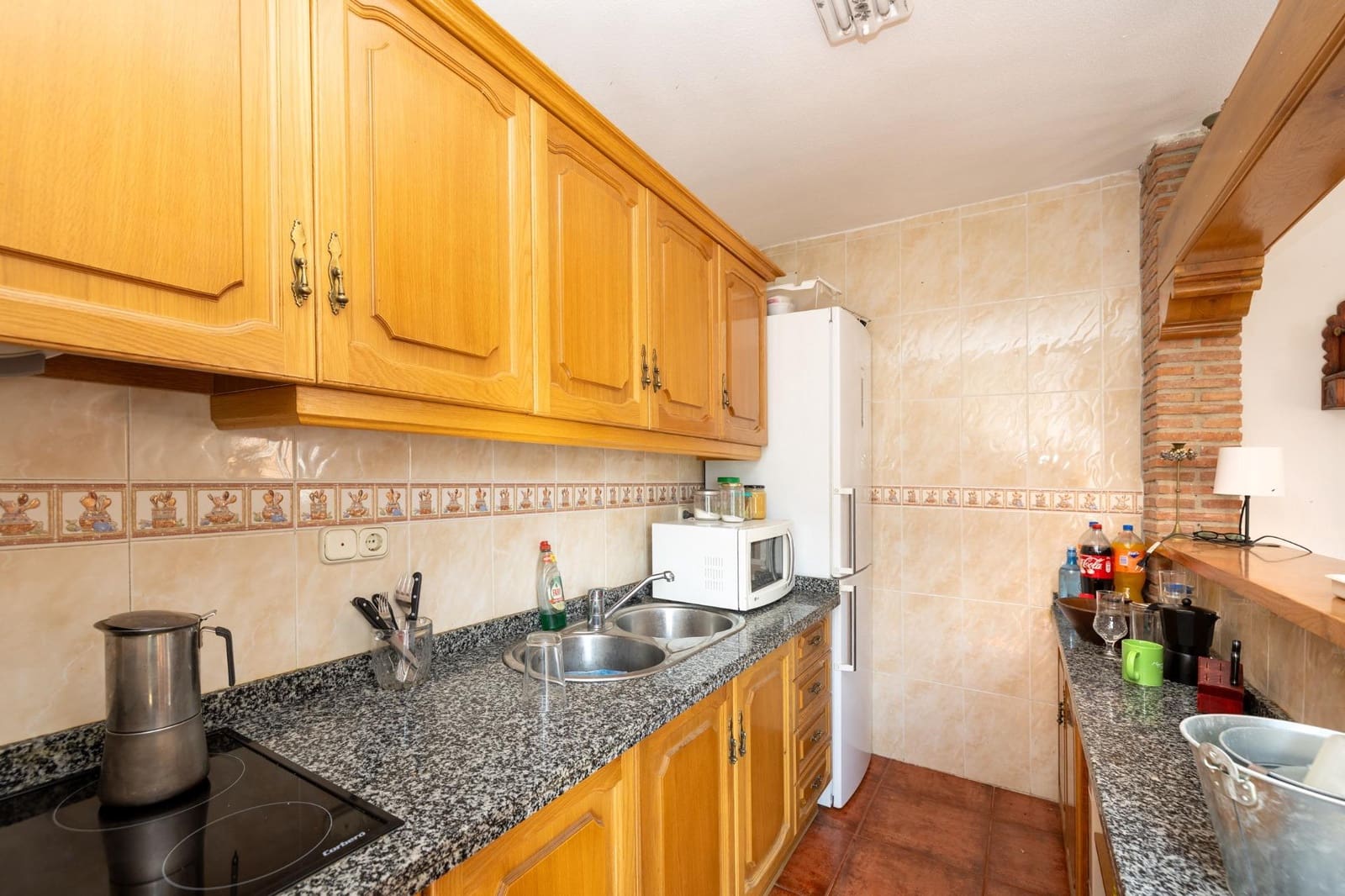 6 bedroom Villa for sale in Guejar Sierra with pool garage - € 430,000 (Ref: 9831215)