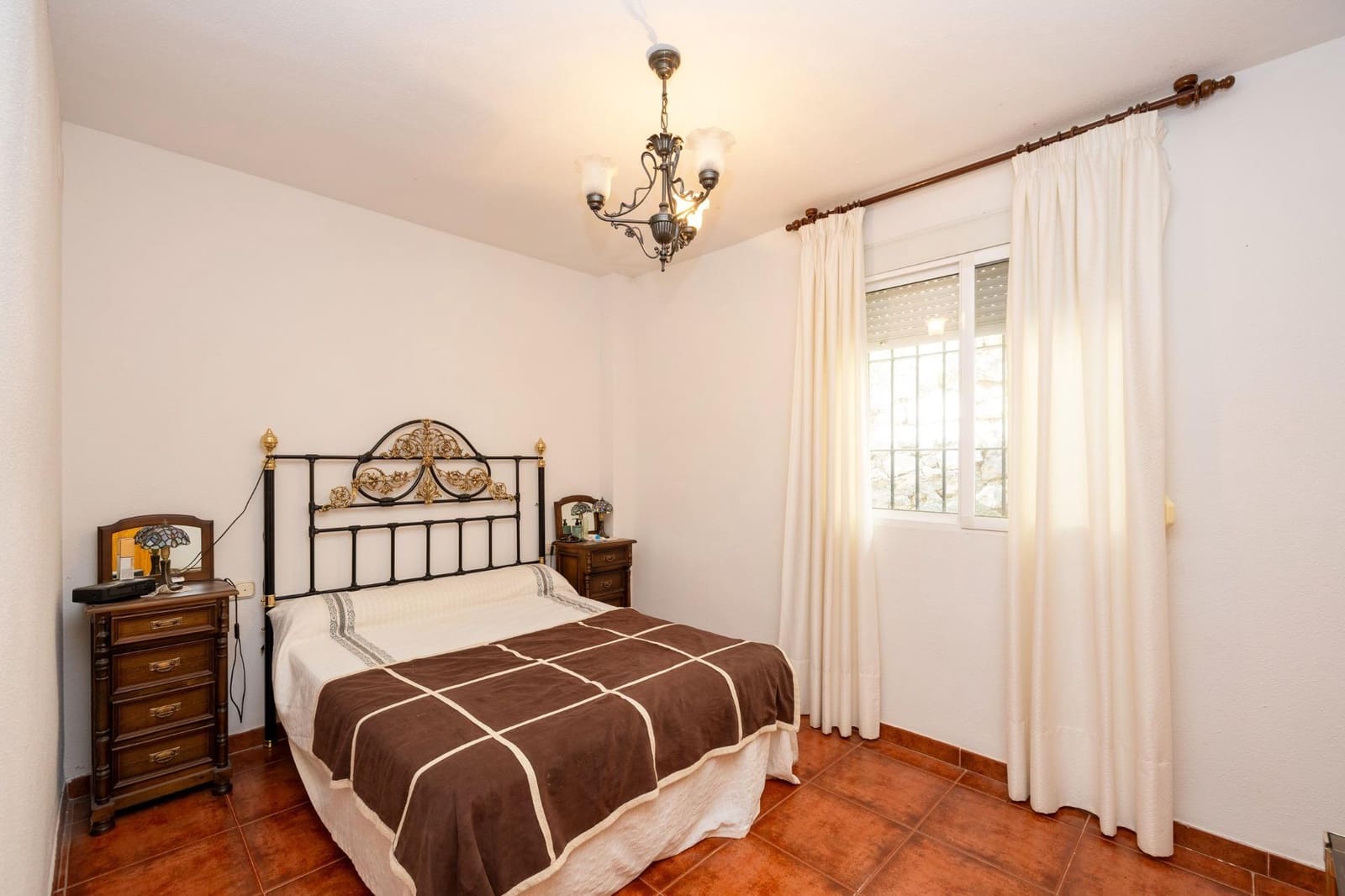6 bedroom Villa for sale in Guejar Sierra with pool garage - € 430,000 (Ref: 9831215)