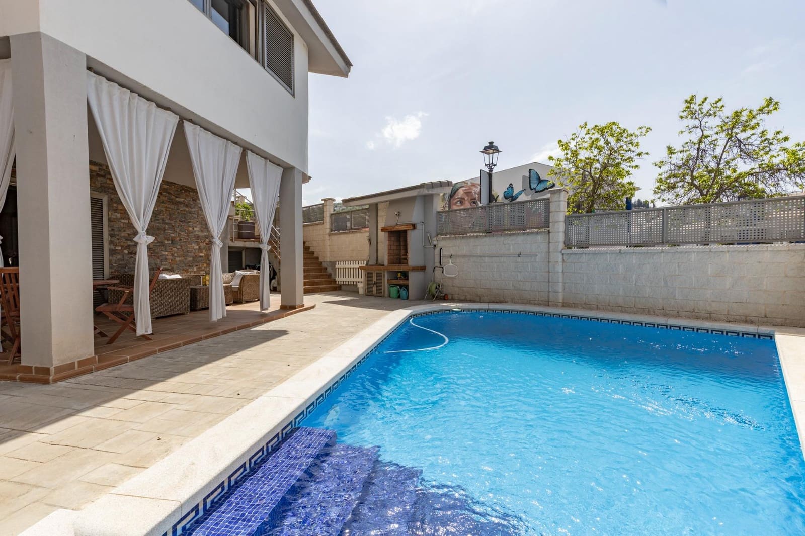 5 bedroom Villa for sale in Alfacar with pool garage - € 455,000 (Ref: 9831216)