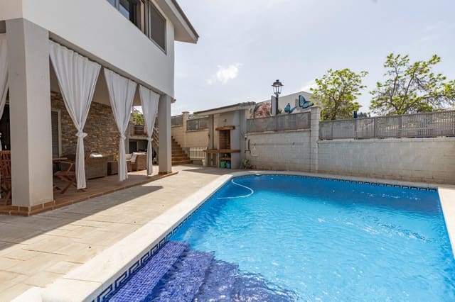 5 bedroom Villa for sale in Alfacar with pool garage - € 455,000 (Ref: 9831216)