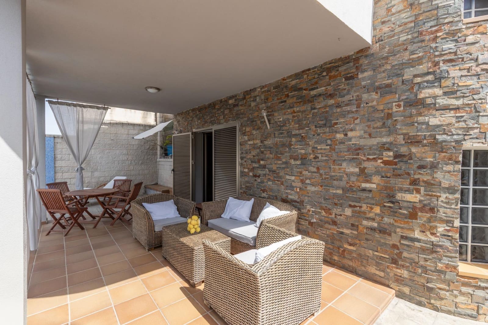 5 bedroom Villa for sale in Alfacar with pool garage - € 455,000 (Ref: 9831216)