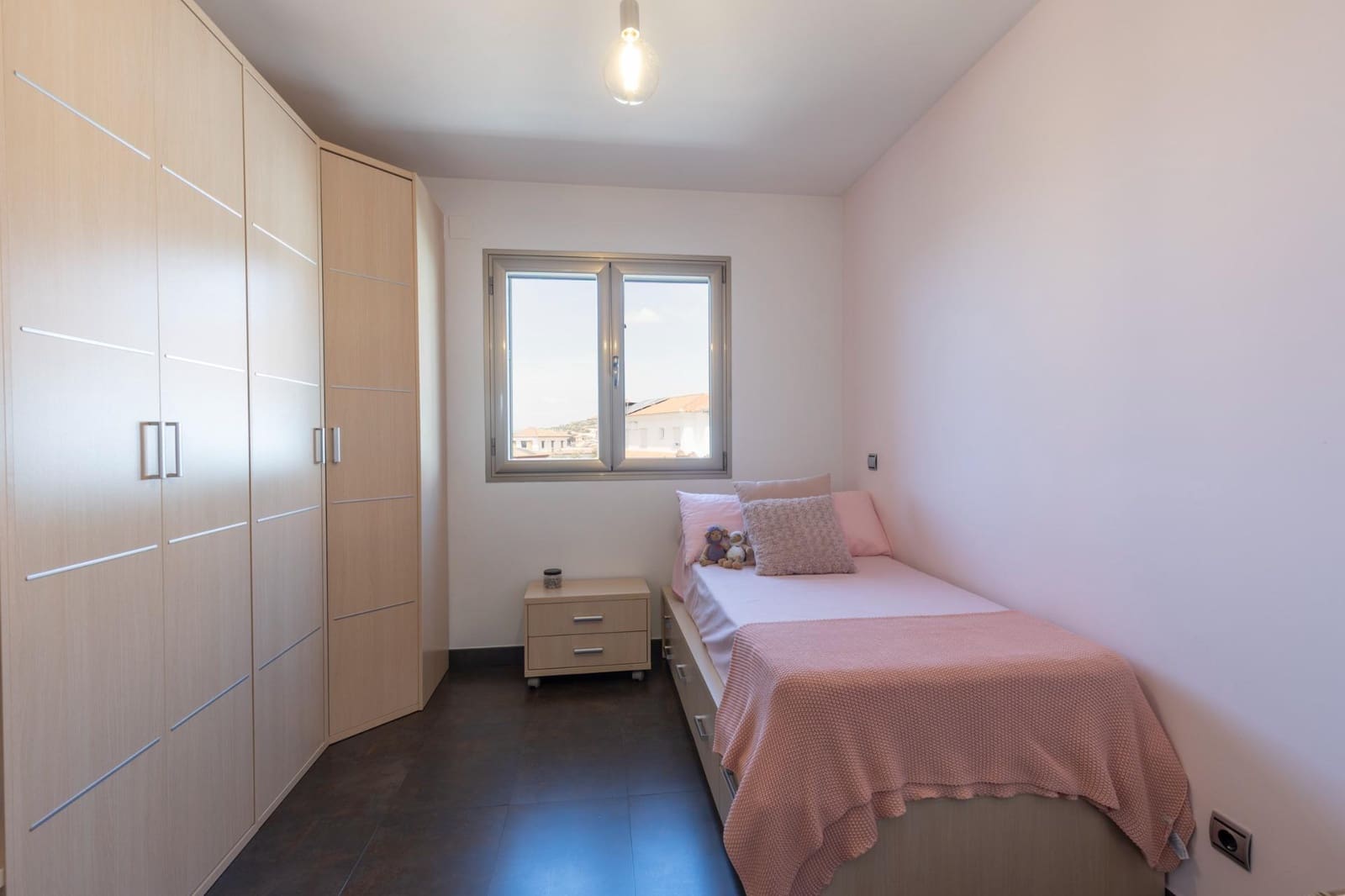 5 bedroom Villa for sale in Alfacar with pool garage - € 455,000 (Ref: 9831216)