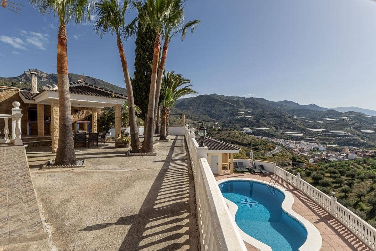 5 bedroom Villa for sale in Itrabo with pool garage - € 689,000 (Ref: 9831217)