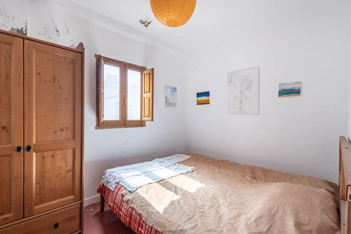 5 bedroom Villa for sale in Alhama de Granada - € 55,000 (Ref: 9866878)