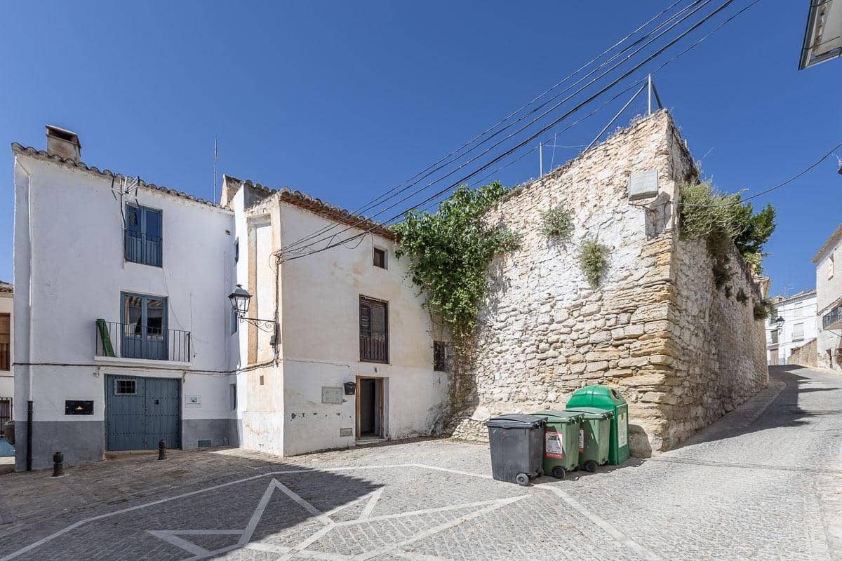 5 bedroom Villa for sale in Alhama de Granada - € 55,000 (Ref: 9866878)
