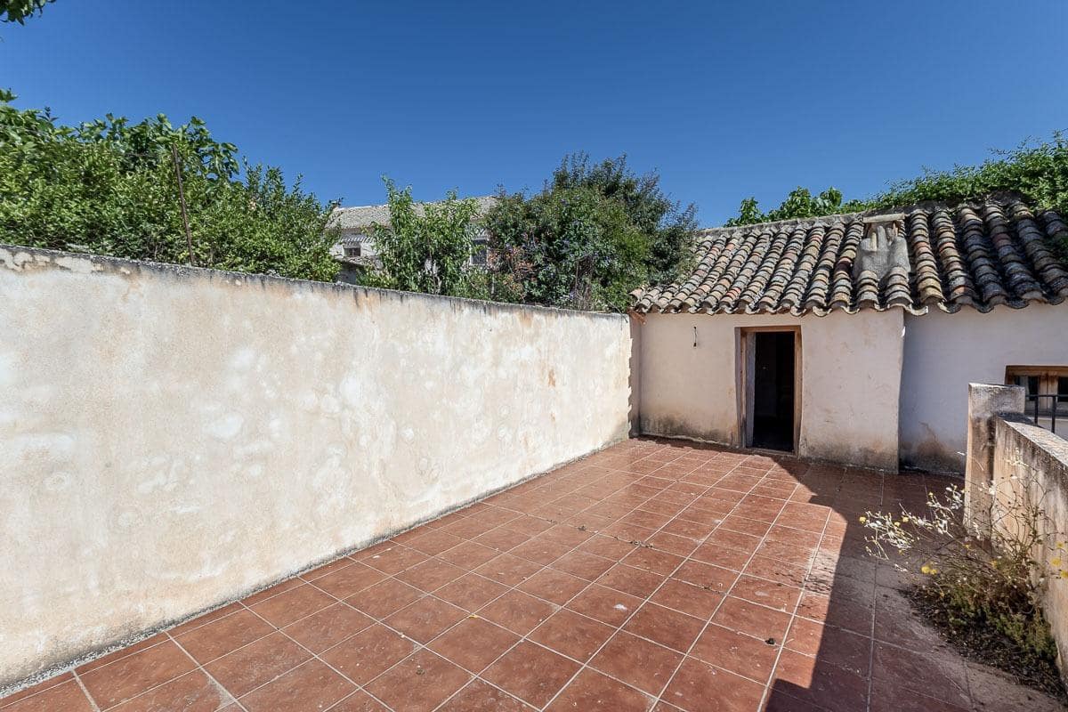 5 bedroom Villa for sale in Alhama de Granada - € 55,000 (Ref: 9866878)