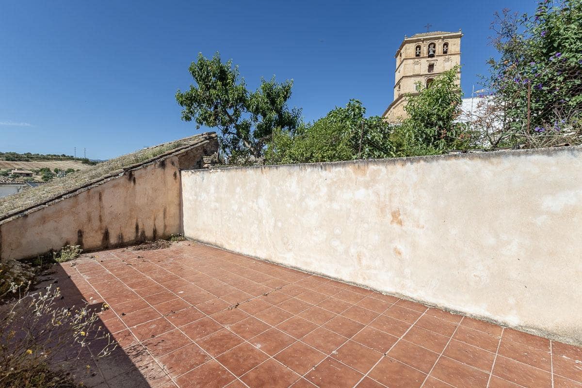 5 bedroom Villa for sale in Alhama de Granada - € 55,000 (Ref: 9866878)