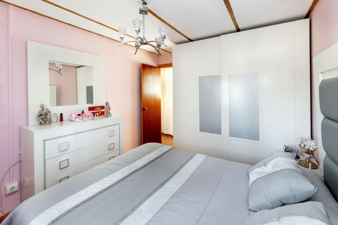 3 soveværelse Finca/Landehus til salg i Alhama de Granada med swimmingpool - € 169.000 (Ref: 9875976)