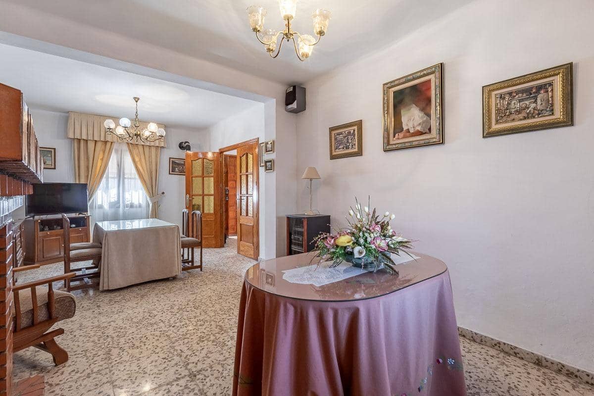 6 makuuhuone Huvila myytävänä paikassa Jayena mukana 
autotalli - 75 000 € (Ref: 9906943)