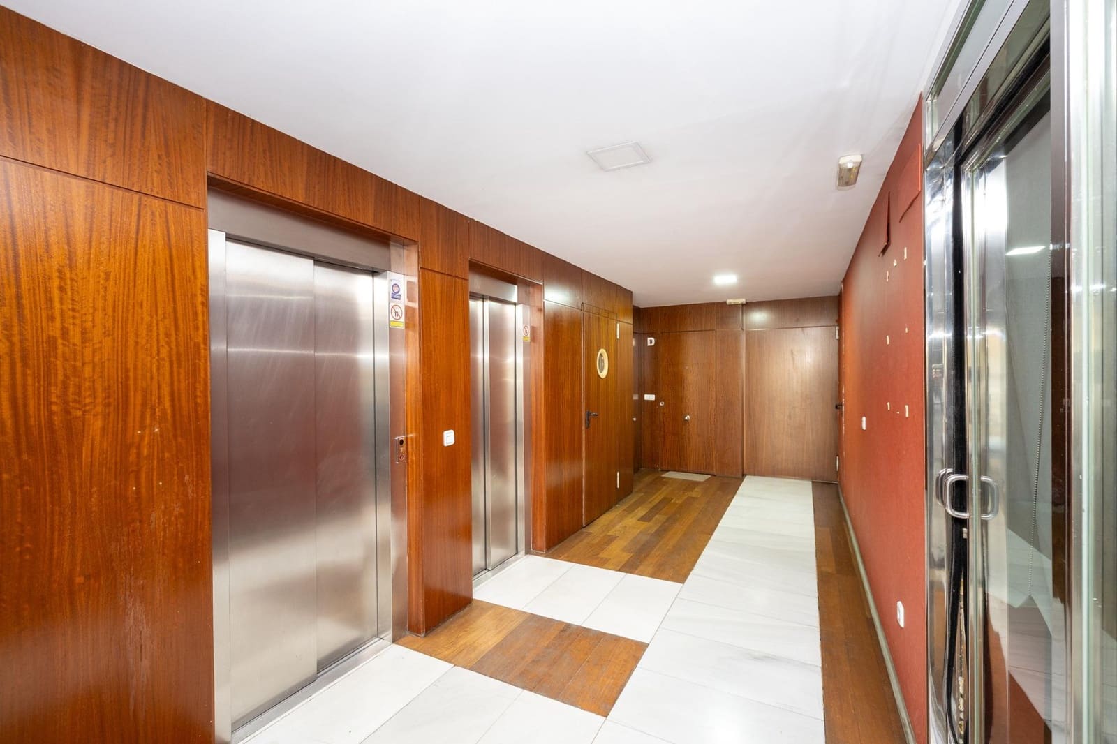 1 sovrum Lägenhet till salu i Granada stad med pool garage - 215 000 € (Ref: 9916574)