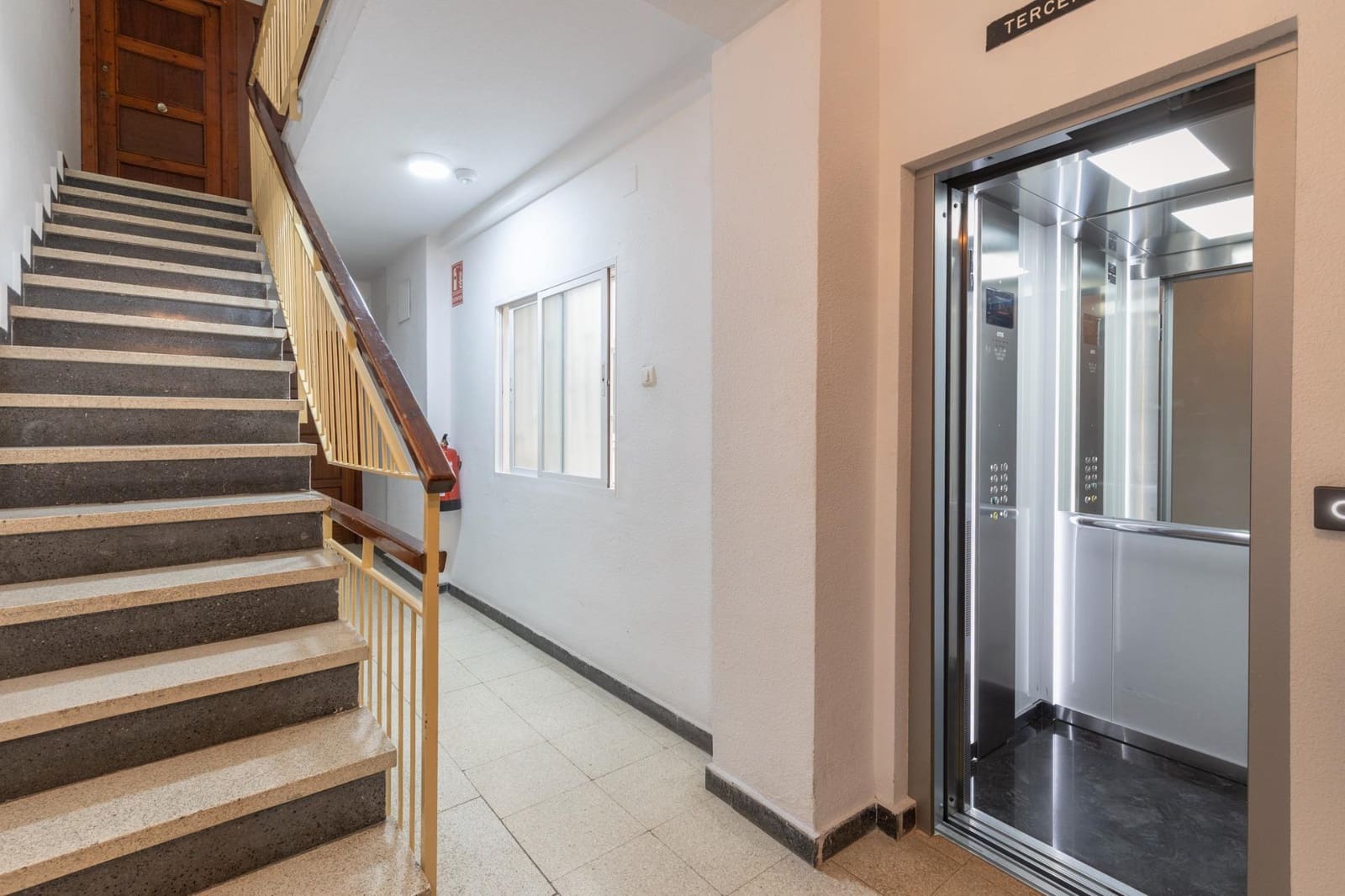 2 slaapkamer Appartement te koop in Granada stad - € 220.000 (Ref: 9916575)