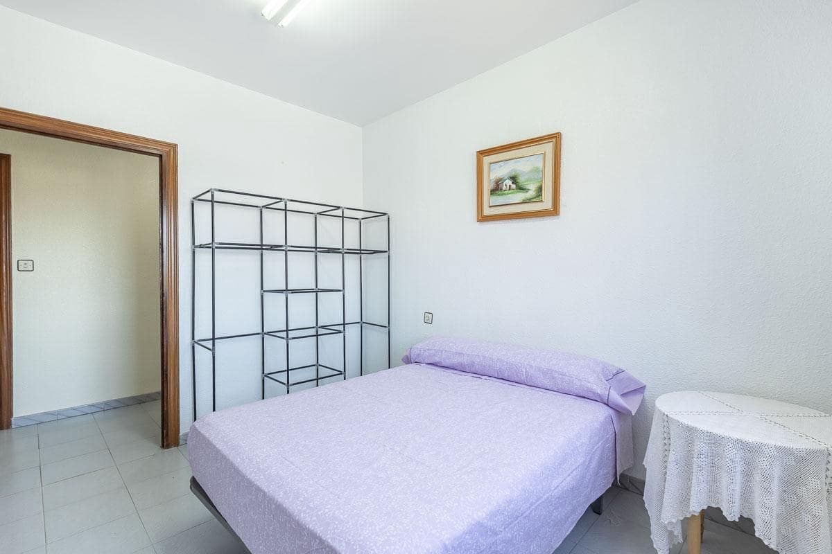 4 bedroom Villa for sale in Lachar with garage - € 239,000 (Ref: 9916576)
