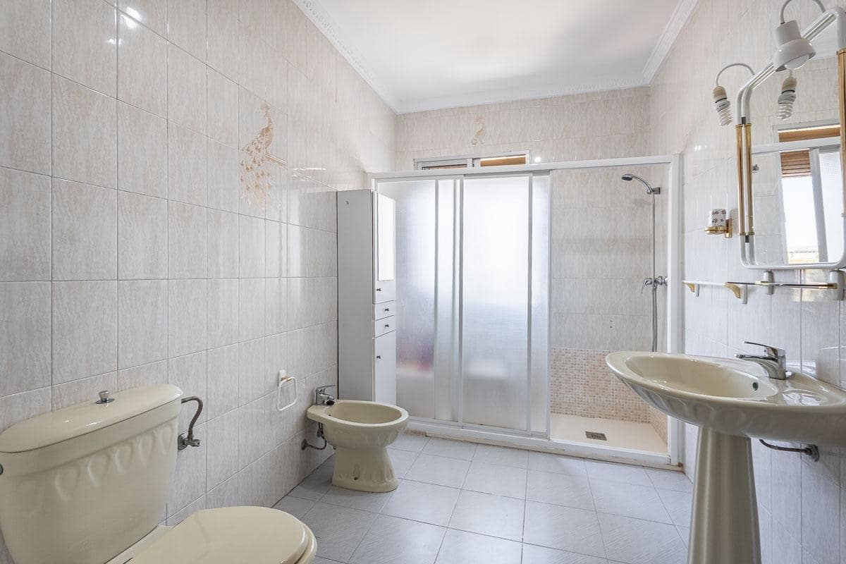 4 bedroom Villa for sale in Lachar with garage - € 239,000 (Ref: 9916576)