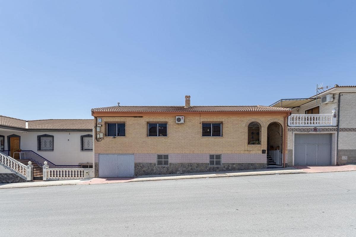 4 bedroom Villa for sale in Lachar with garage - € 239,000 (Ref: 9916576)