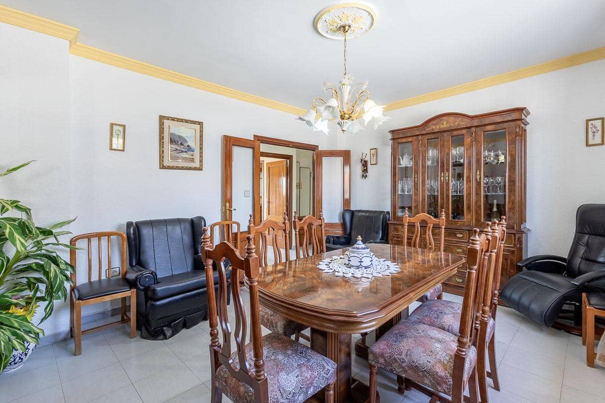 4 bedroom Villa for sale in Lachar with garage - € 239,000 (Ref: 9916576)