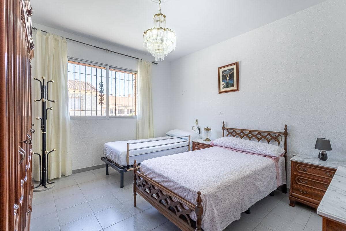 4 bedroom Villa for sale in Lachar with garage - € 239,000 (Ref: 9916576)