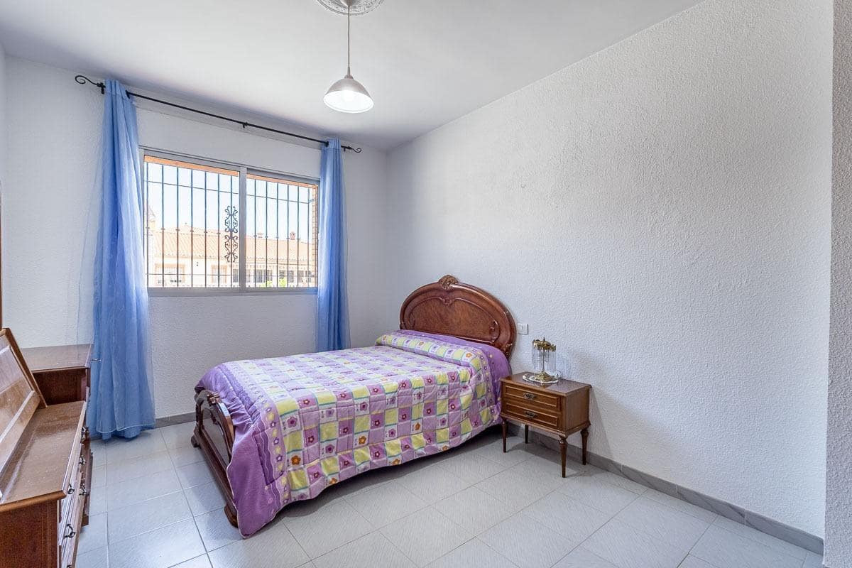 4 bedroom Villa for sale in Lachar with garage - € 239,000 (Ref: 9916576)