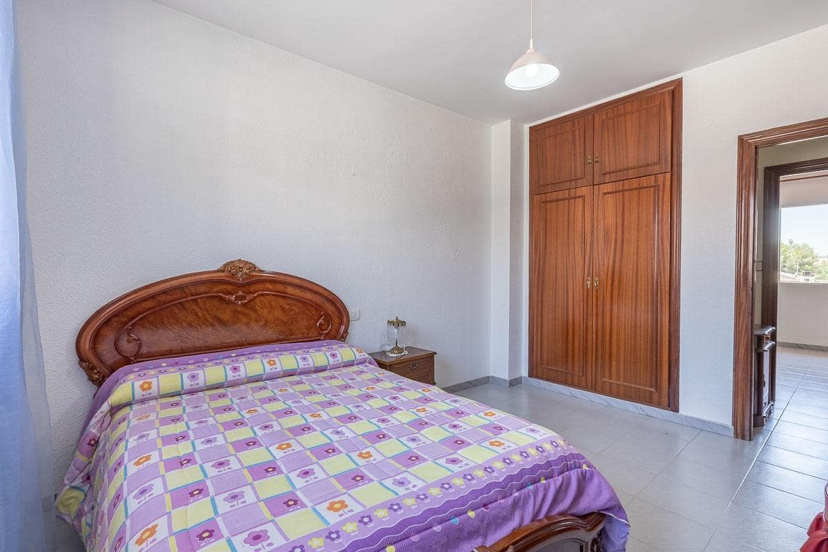 4 bedroom Villa for sale in Lachar with garage - € 239,000 (Ref: 9916576)