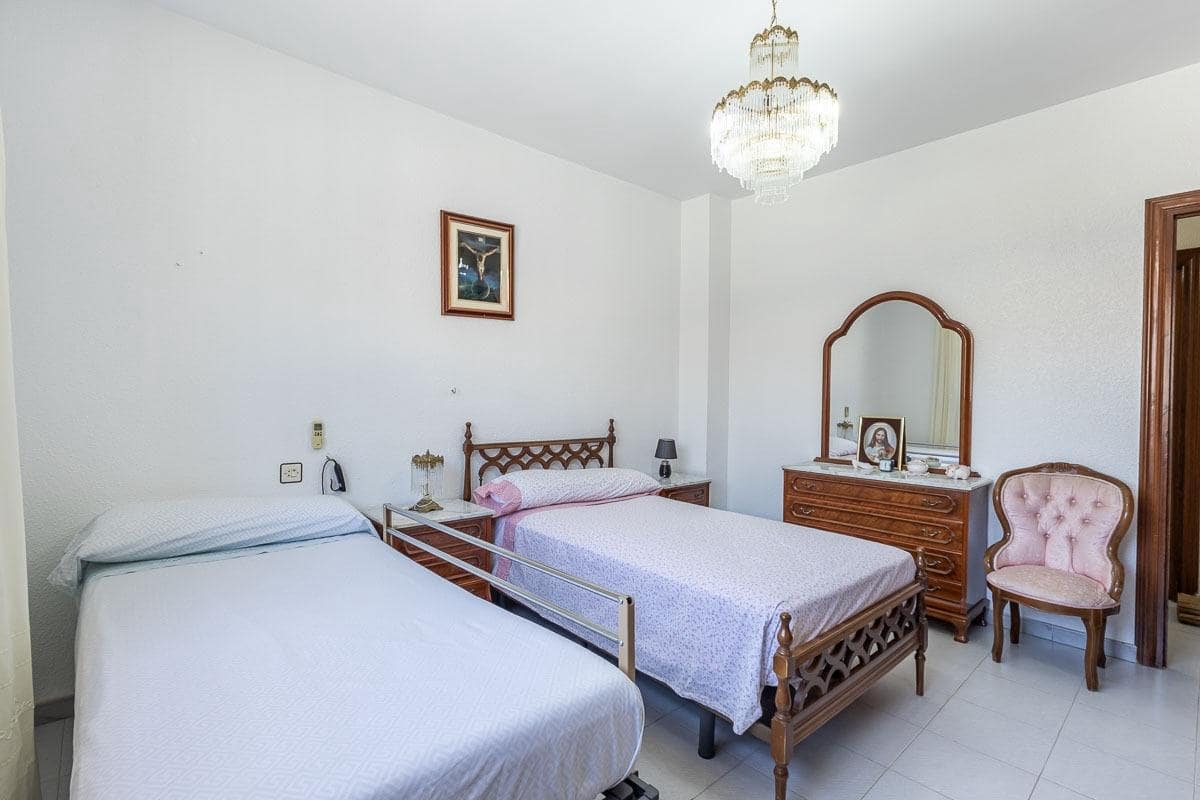 4 bedroom Villa for sale in Lachar with garage - € 239,000 (Ref: 9916576)