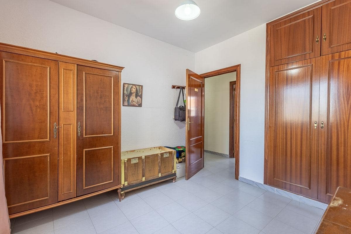 4 bedroom Villa for sale in Lachar with garage - € 239,000 (Ref: 9916576)