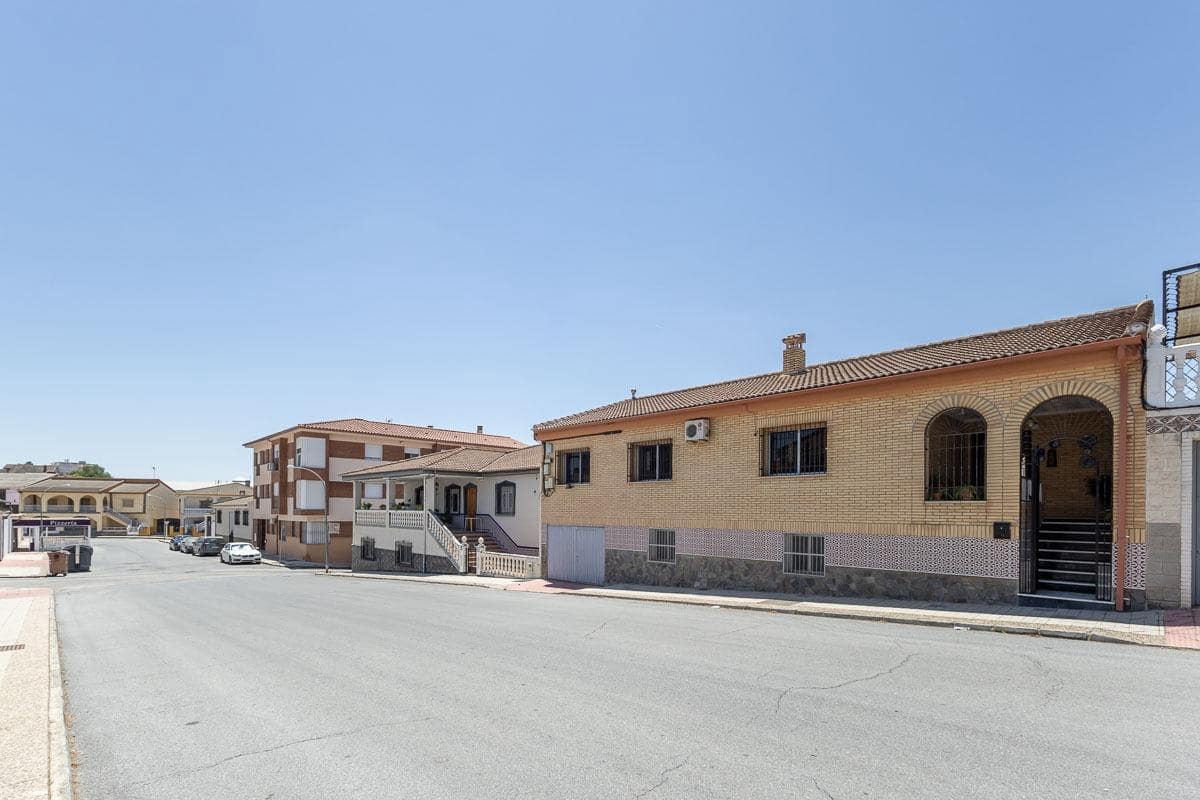 4 bedroom Villa for sale in Lachar with garage - € 239,000 (Ref: 9916576)