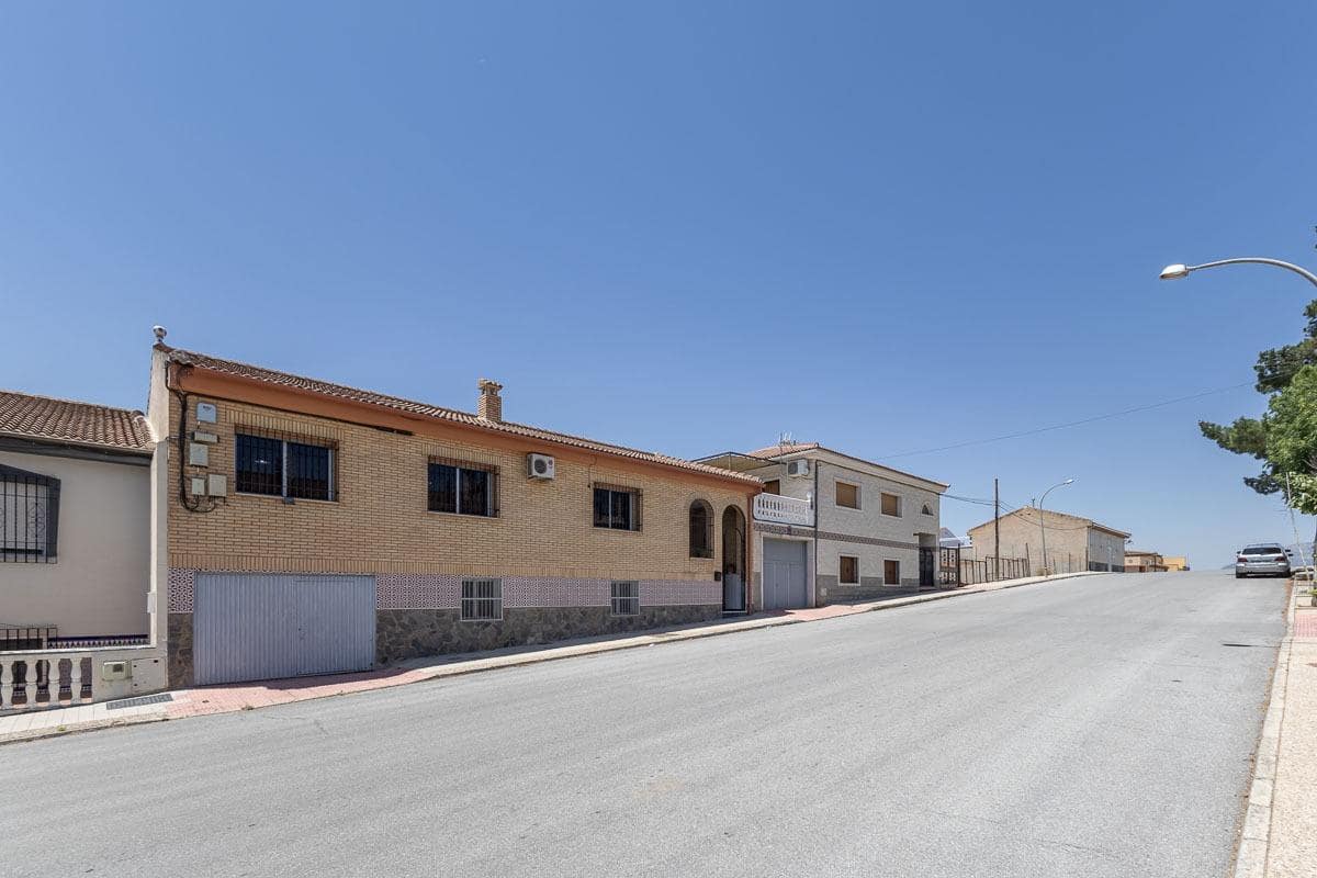 4 bedroom Villa for sale in Lachar with garage - € 239,000 (Ref: 9916576)