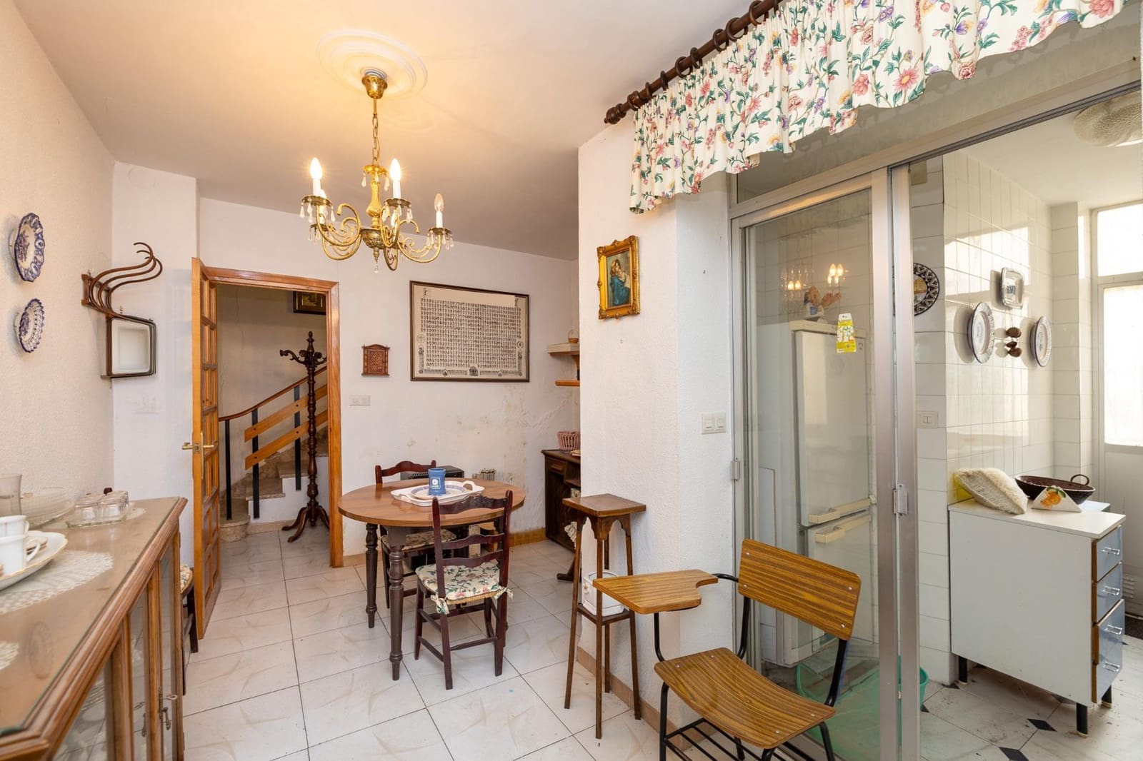 Chalet de 6 habitaciones en Granada ciudad en venta - 160.000 € (Ref: 9916577)