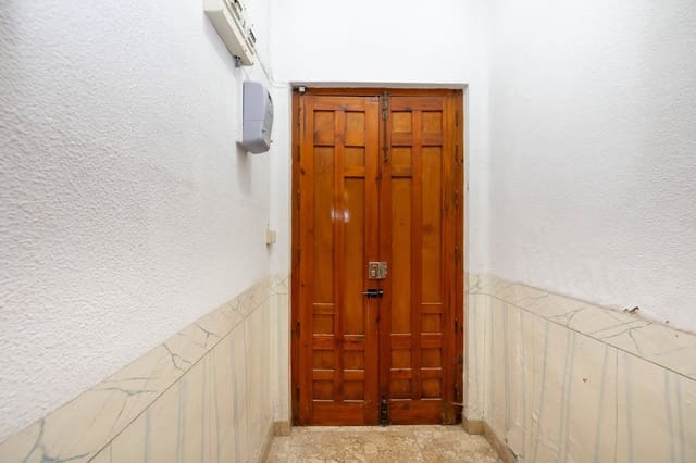 6 makuuhuone Huvila myytävänä paikassa Centro - Sagrario, Granada kaupunki - 160 000 € (Ref: 9916577)