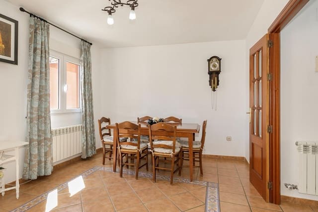 5 soveværelse Rækkehus til salg i Granada by med garage - € 550.000 (Ref: 9916581)