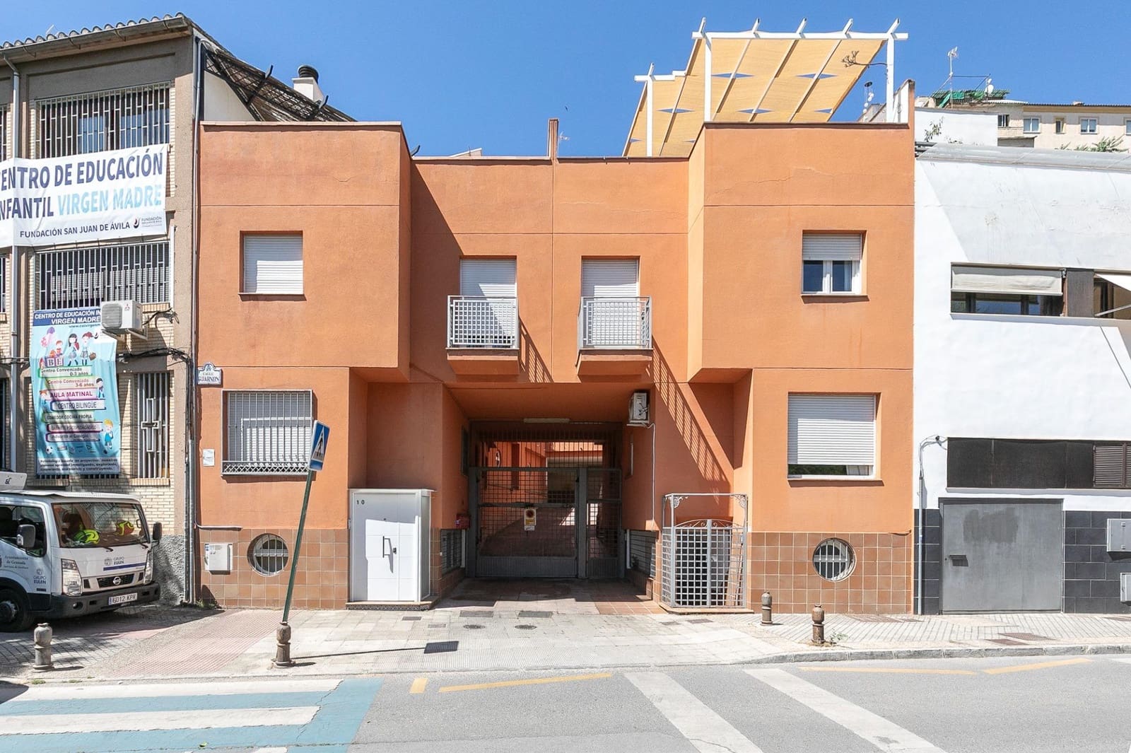 5 soveværelse Rækkehus til salg i Granada by med garage - € 550.000 (Ref: 9916581)